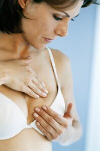 ניתוח הגדלת חזה וסרטן השד