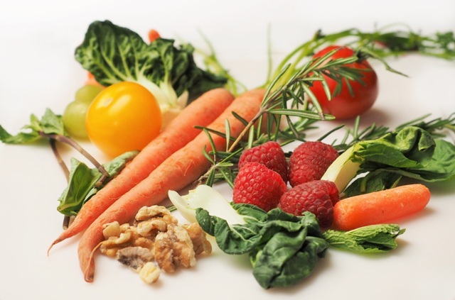 האם צריכה קבועה של ירקות ופירות מקטינה את הסיכוי ללקות בסרטן השד - מחקר בדק